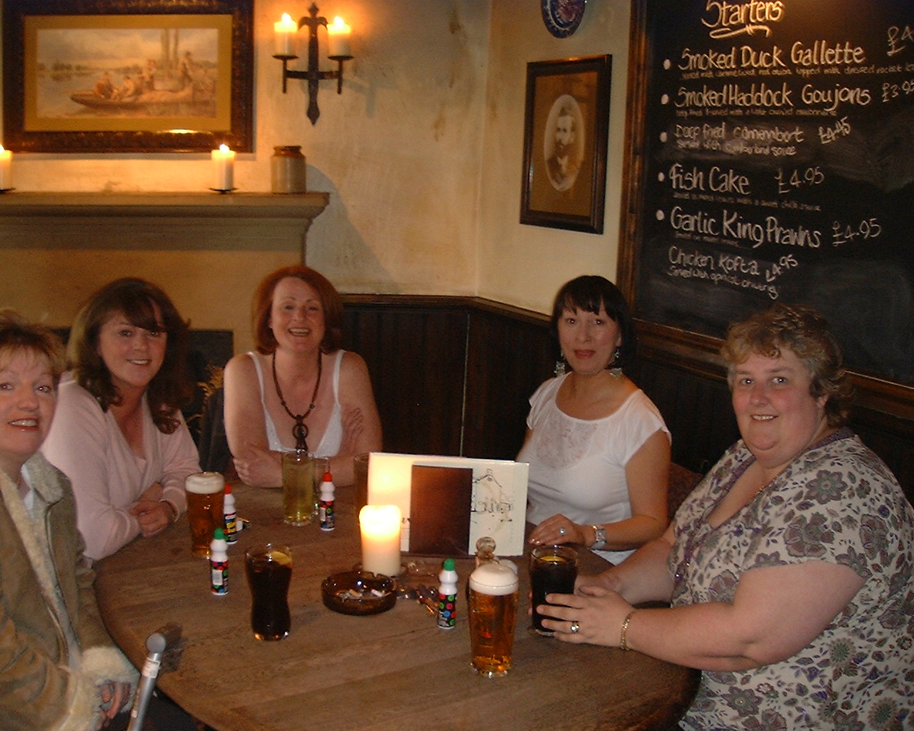 Lyd, Debs, kp, vd and jb at the Ravensworth Arms